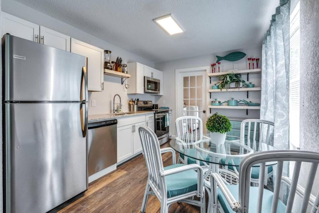 Cortez Gardens Cottage 15, Renovated And Close To Beach, 3-Bed, 2-Bath 10 People Bradenton Exterior photo