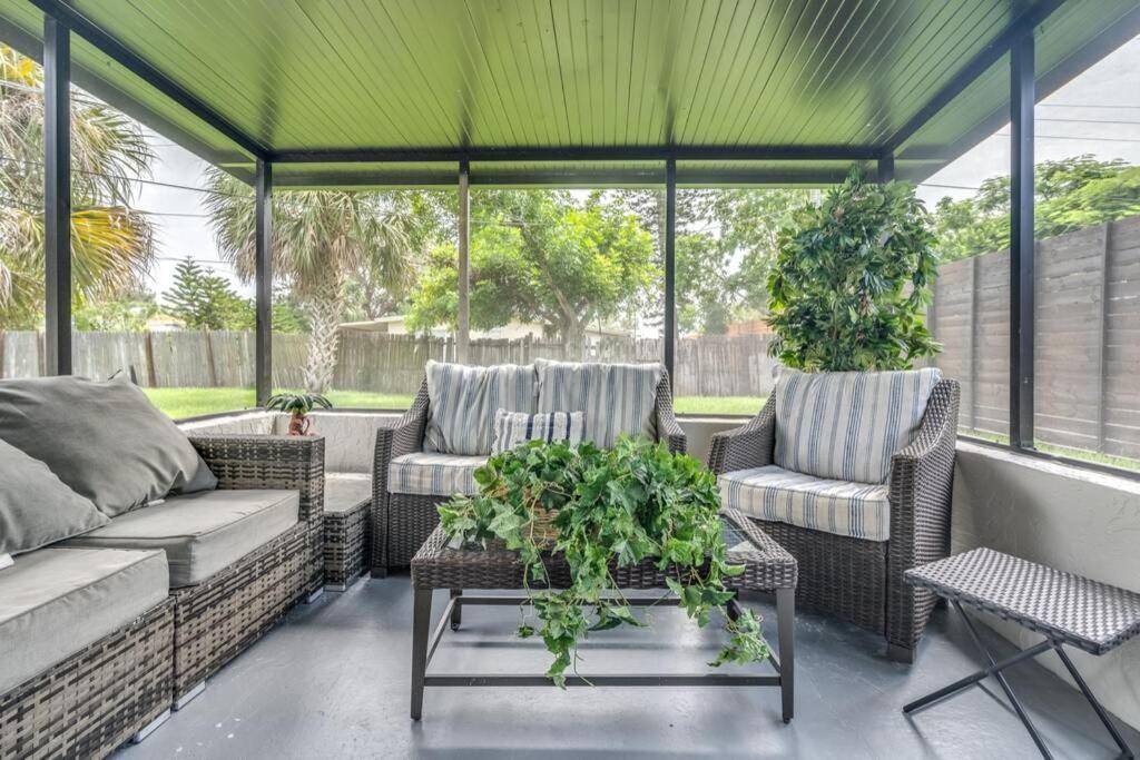 Cortez Gardens Cottage 15, Renovated And Close To Beach, 3-Bed, 2-Bath 10 People Bradenton Exterior photo